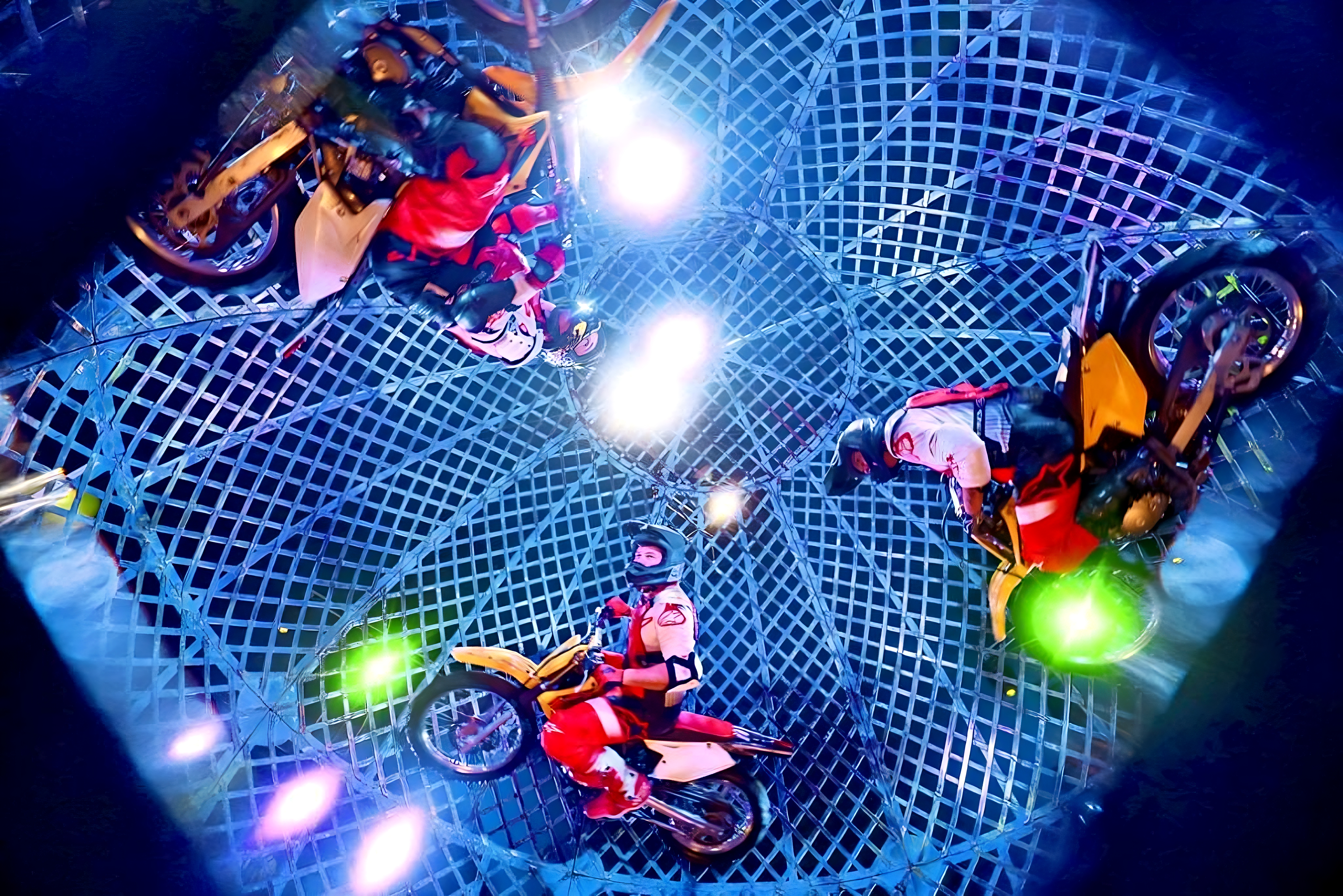 The Crazy Nock Brothers - "Globe of Death" - Die Motorradkugel des Todes...