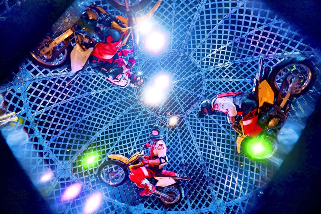 The Crazy Nock Brothers - "Globe of Death" - Die Motorradkugel des Todes...