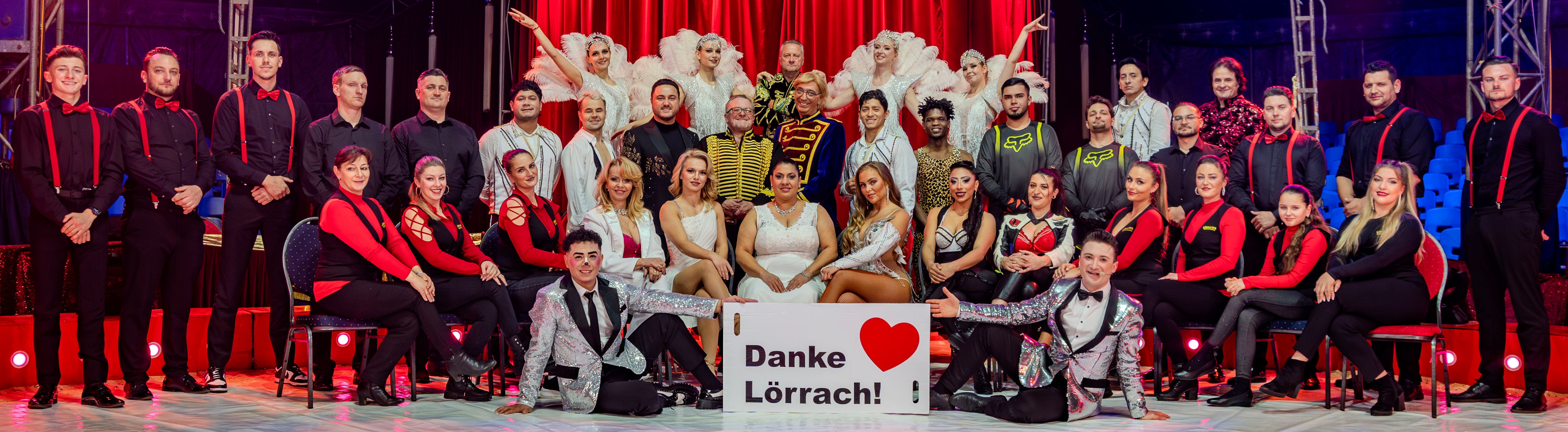 Gruppenfoto Lörracher Weihnachtscircus